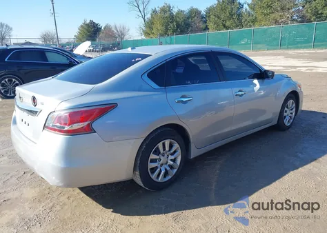 2015 Nissan Altima 2.5/2.5 S/2.5 Sl/2.5 Sv z USA, uszkodzony, nr VIN 1N4AL3AP0FC456182